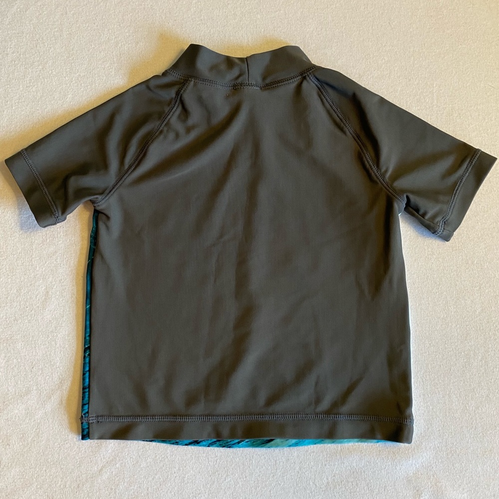 Oshkosh Rashgaurd - Picture 3 of 3